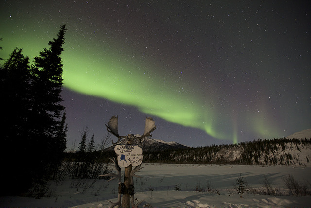 What causes the Northern Lights? 2 photo aurora borealis