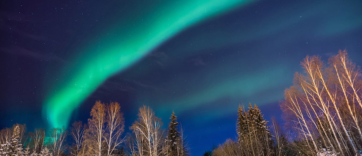 5 Best Places to See the Northern Lights in Alaska 4 Blue and Green ribbions of the Northern lights in Alaska