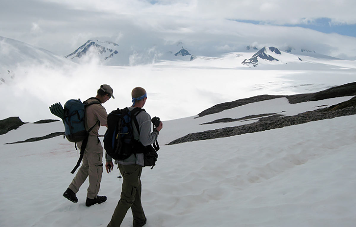 5 Northern Lights Travel Tips 3 hike harding icefield trail alaska