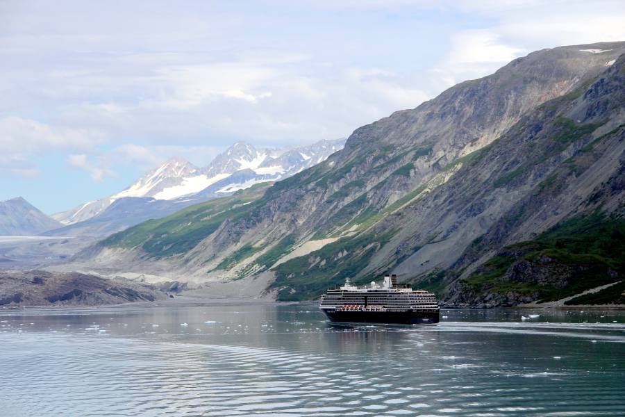 Chris Cruises Feature: Northern Lights Ecotour 2 pure nature view of the mountains a cruise ship