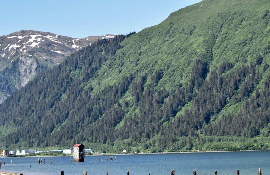 Top-Rated Small Group Tours Across Alaska 4 alaska mountains and lake